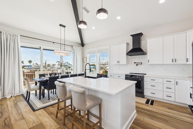 5914 Sunset Avenue, Panama City Beach, FL 32408