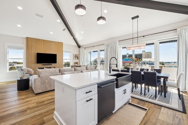 5914 Sunset Avenue, Panama City Beach, FL 32408