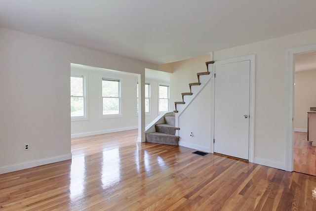 92 Squannacook Rd, Shirley, MA 01464