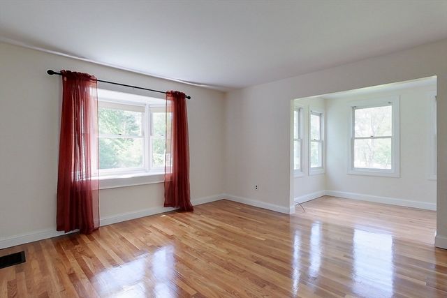 92 Squannacook Rd, Shirley, MA 01464