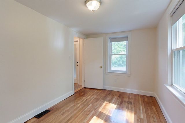 92 Squannacook Rd, Shirley, MA 01464