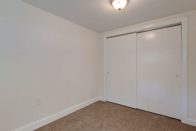 92 Squannacook Rd, Shirley, MA 01464