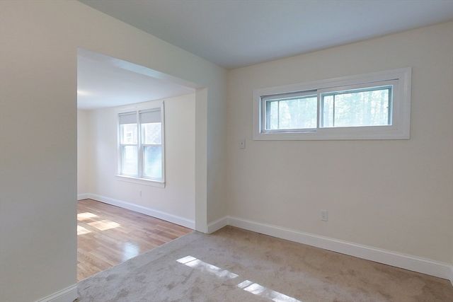 92 Squannacook Rd, Shirley, MA 01464