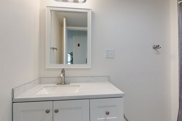 92 Squannacook Rd, Shirley, MA 01464
