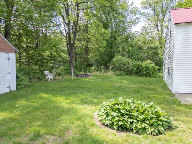 92 Squannacook Rd, Shirley, MA 01464