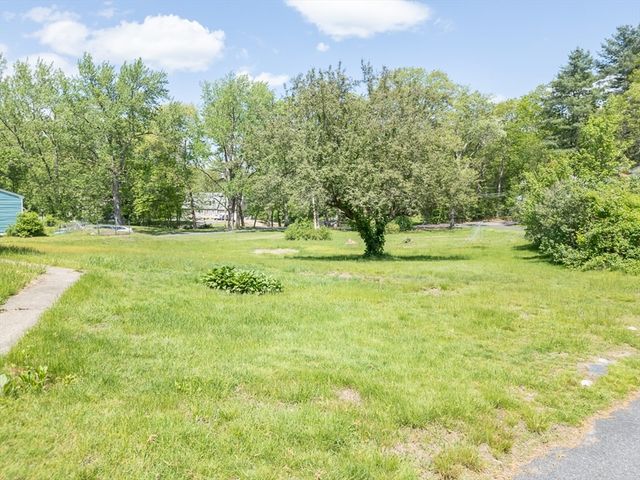 92 Squannacook Rd, Shirley, MA 01464