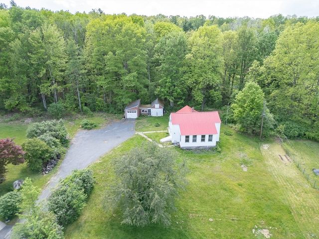 92 Squannacook Rd, Shirley, MA 01464