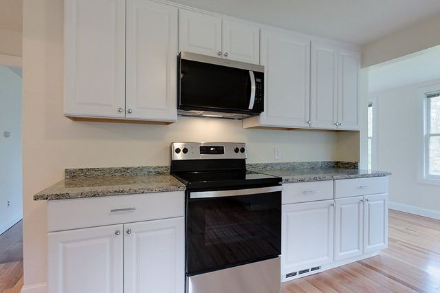 92 Squannacook Rd, Shirley, MA 01464