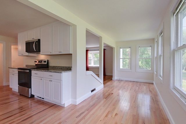 92 Squannacook Rd, Shirley, MA 01464