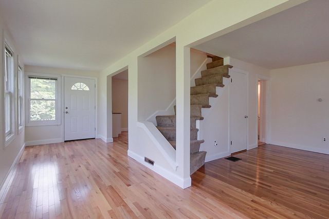 92 Squannacook Rd, Shirley, MA 01464