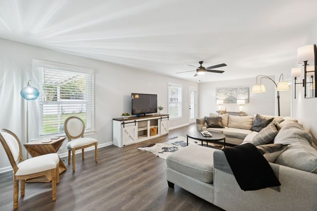 1618 Shelley St, Murfreesboro, TN 37129