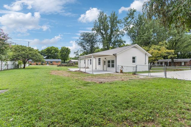 1618 Shelley St, Murfreesboro, TN 37129