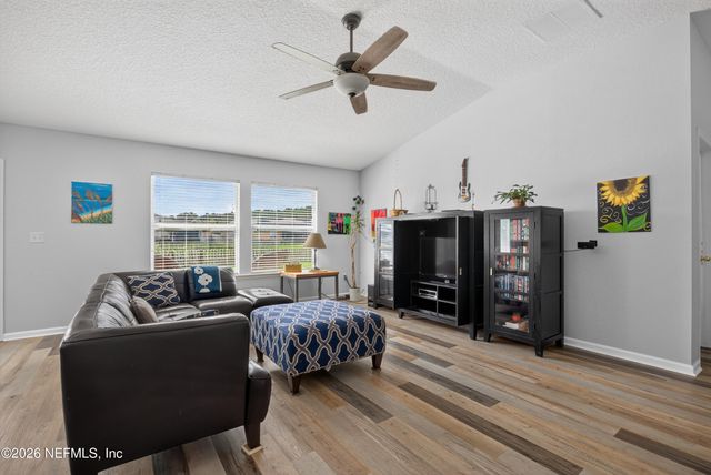 2065 CREEKMONT Drive, Middleburg, FL 32068