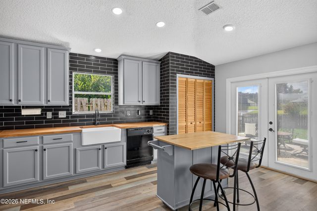 2065 CREEKMONT Drive, Middleburg, FL 32068