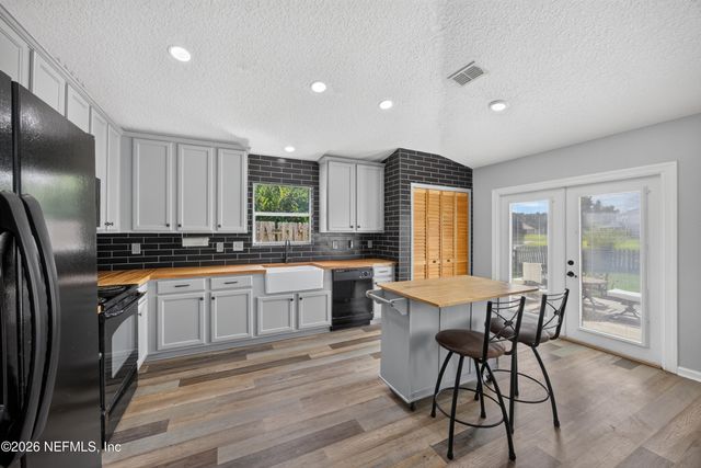 2065 CREEKMONT Drive, Middleburg, FL 32068
