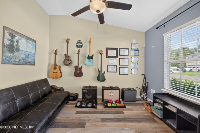 2065 CREEKMONT Drive, Middleburg, FL 32068