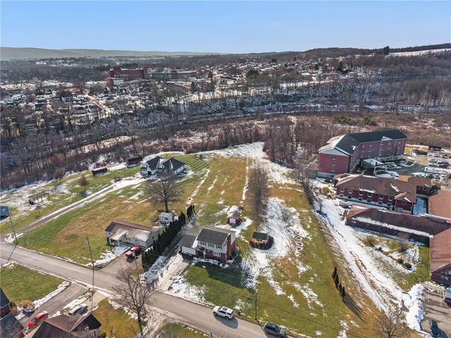 525 McFarland Road, Derry Twp, PA 15650