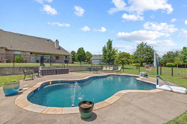 3707 Heatherwood Lane, Sherman, TX 75090