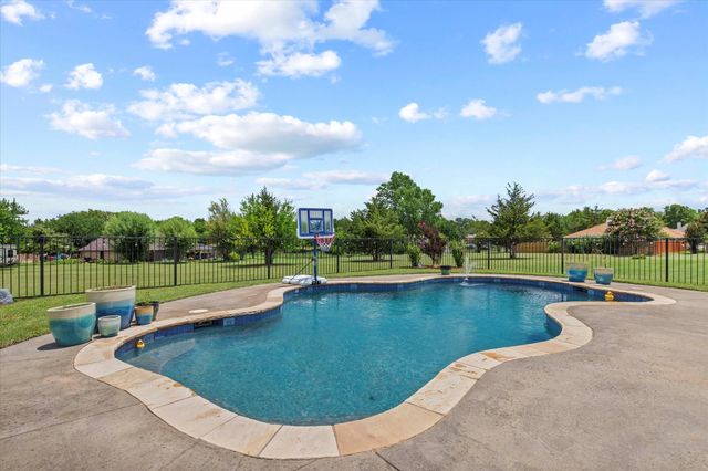 3707 Heatherwood Lane, Sherman, TX 75090