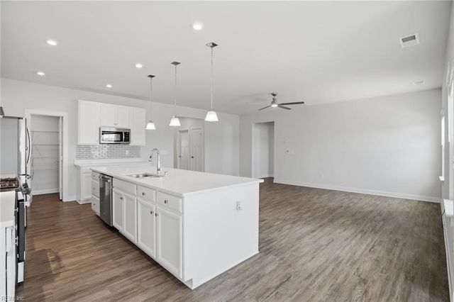 447 Spring Hill PL, Smithfield, VA 23430