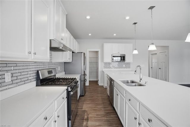 447 Spring Hill PL, Smithfield, VA 23430