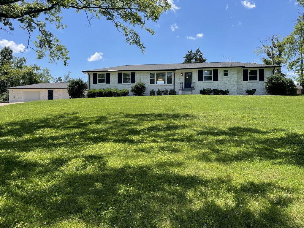4028 Yoest Dr, Nashville, TN 37207