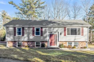 15 Hickory Hill Rd, Wakefield, MA 01880