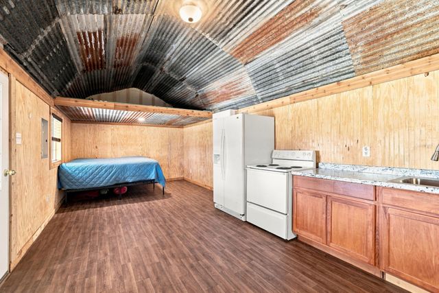 933 Scott, Honey Grove, TX 75446