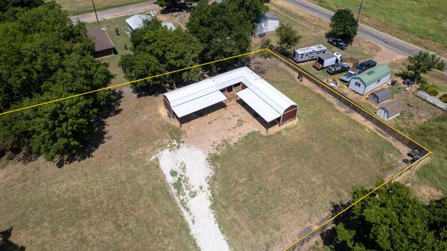 933 Scott, Honey Grove, TX 75446