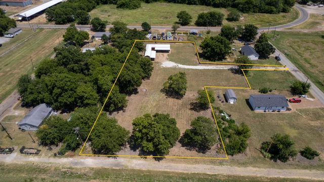 933 Scott, Honey Grove, TX 75446