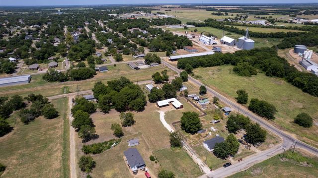 933 Scott, Honey Grove, TX 75446