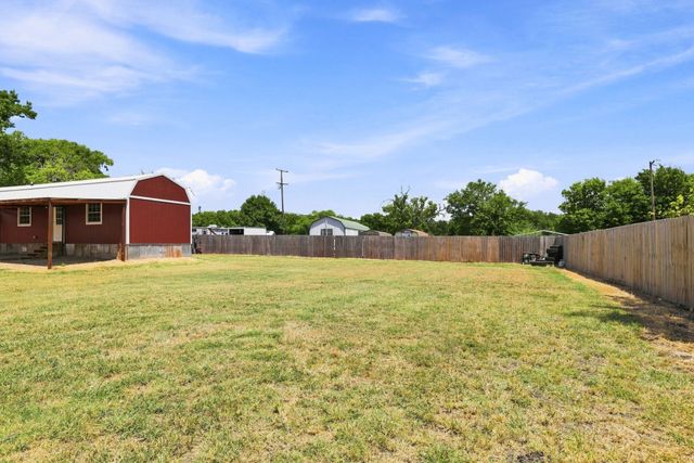 933 Scott, Honey Grove, TX 75446