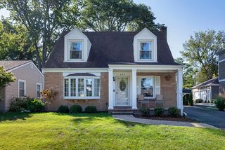 453 Longfellow Avenue, Deerfield, IL 60015