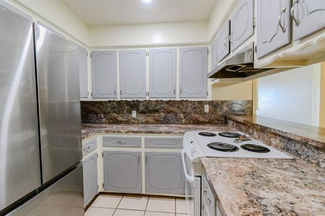 1383 N Peebly Road, Choctaw, OK 73020