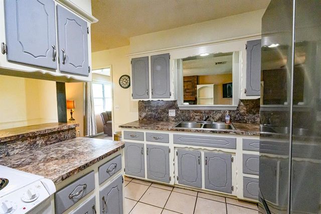 1383 N Peebly Road, Choctaw, OK 73020