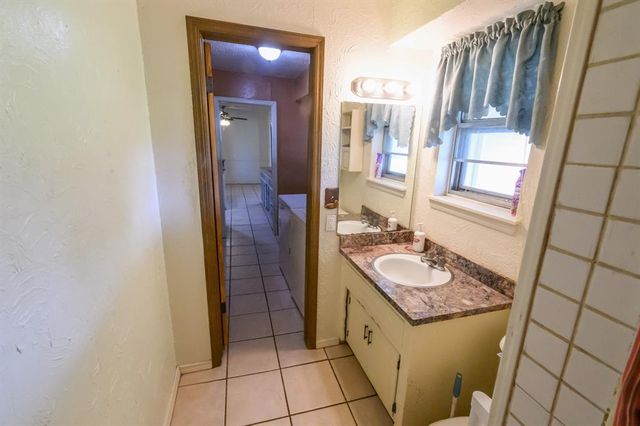 1383 N Peebly Road, Choctaw, OK 73020