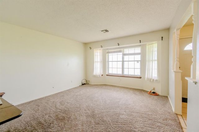 1383 N Peebly Road, Choctaw, OK 73020