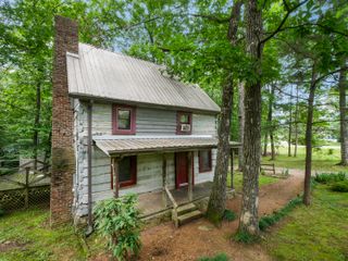 945 Miller Road, Signal Mountain, TN 37377