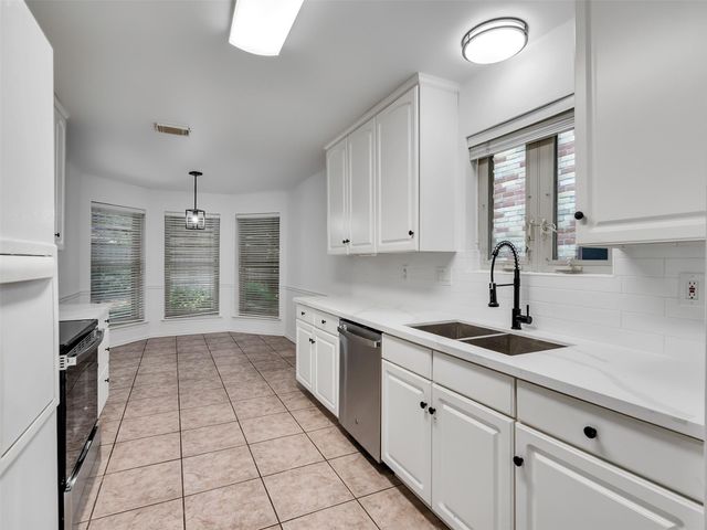 2819 Poplar Creek Lane, Pearland, TX 77584