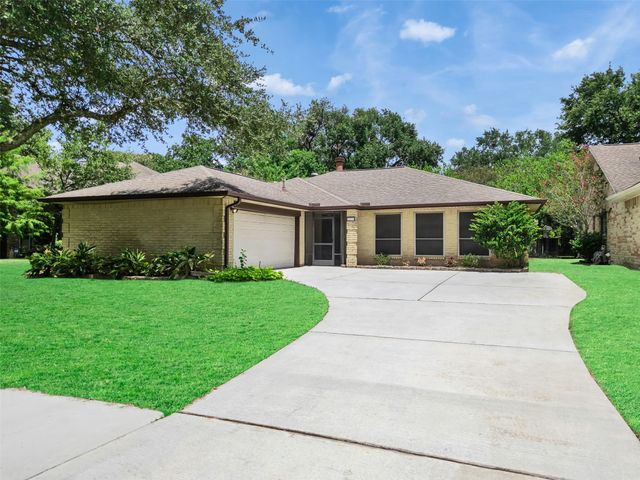 2819 Poplar Creek Lane, Pearland, TX 77584