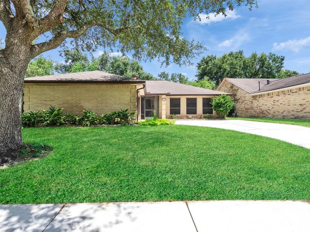 2819 Poplar Creek Lane, Pearland, TX 77584