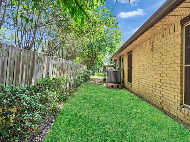 2819 Poplar Creek Lane, Pearland, TX 77584