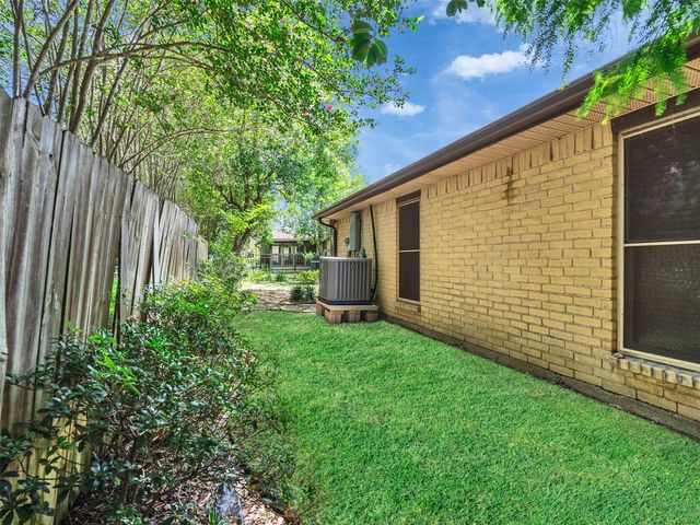 2819 Poplar Creek Lane, Pearland, TX 77584