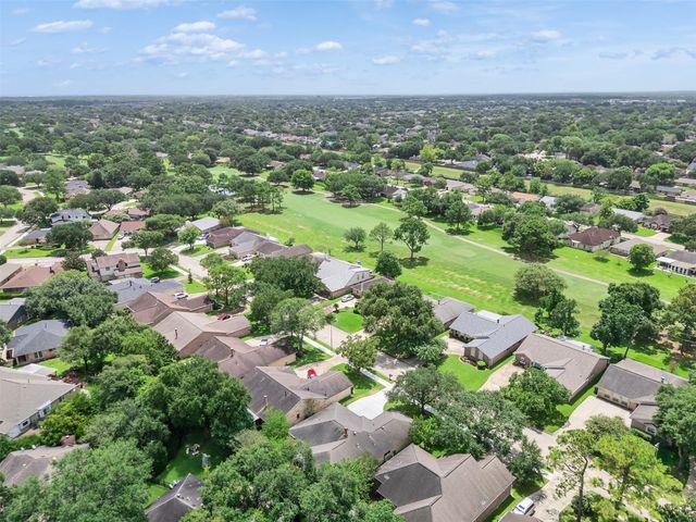2819 Poplar Creek Lane, Pearland, TX 77584