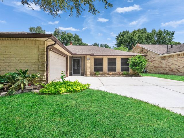 2819 Poplar Creek Lane, Pearland, TX 77584