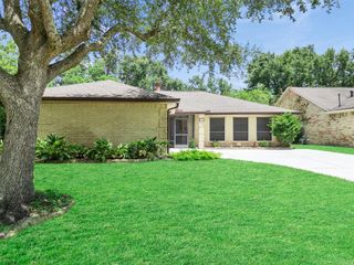 2819 Poplar Creek Lane, Pearland, TX 77584