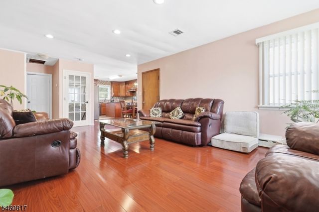 160 Bridge St, Roselle Park Boro, NJ 07204