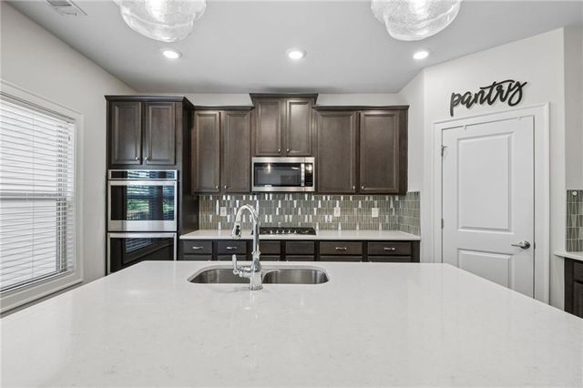 129 Grove View Road, Woodstock, GA 30189