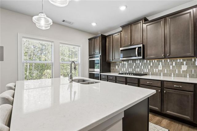 129 Grove View Road, Woodstock, GA 30189