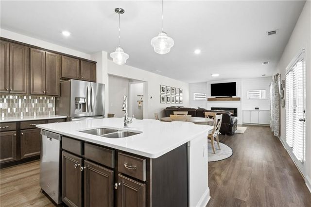 129 Grove View Road, Woodstock, GA 30189